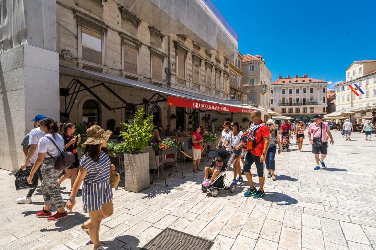 Rooftop City View Apartment In The Palace Walls Split Exterior photo